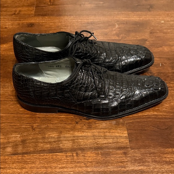 Classic Black Crocodile Men's Oxfords - Picture 4 of 7